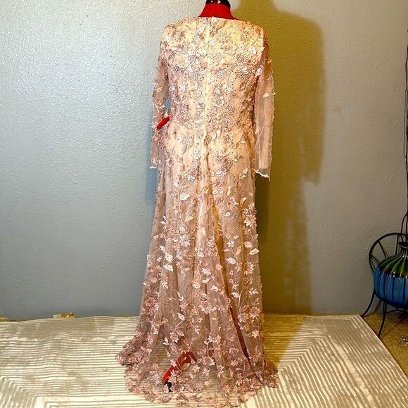 NEW Mac Duggal women’s floral appliqué long sleeve lace A-line gown size 14 - Picture 9 of 13